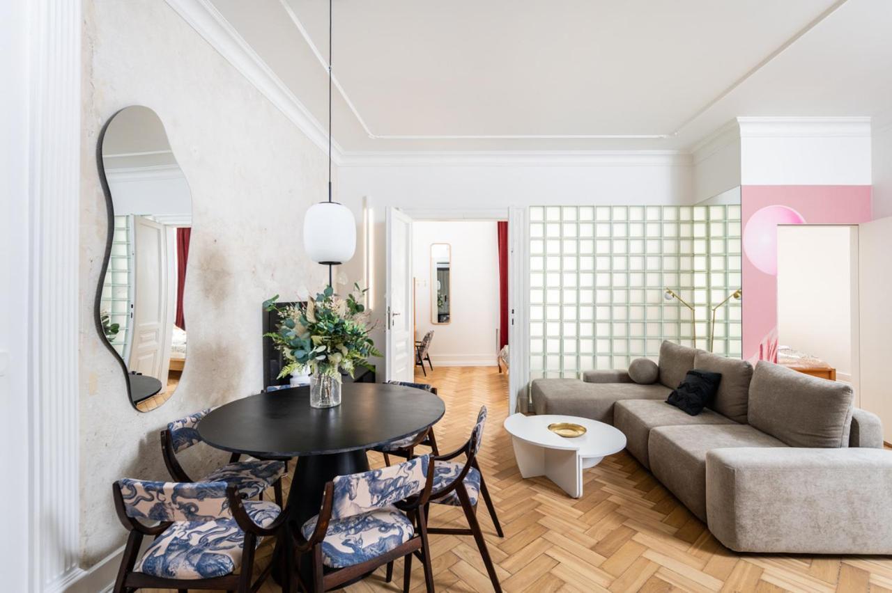 Apartment Pinkywinky Oldtown By Willywalls